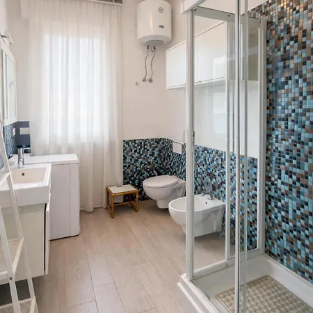 Attico Fronte Mare Con Terrazza E Garage Privato - Lara *